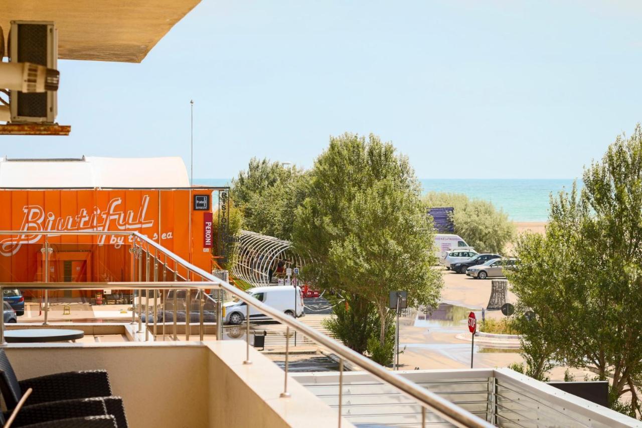 Apartments Summerland Mamaia Bagian luar foto